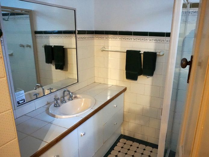 broken-hill-leasehold-motel-with-33-year-lease-operating-under-management-1p6-4