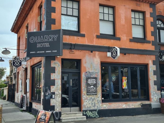 under-offer-quarry-hotel-1p6160-0