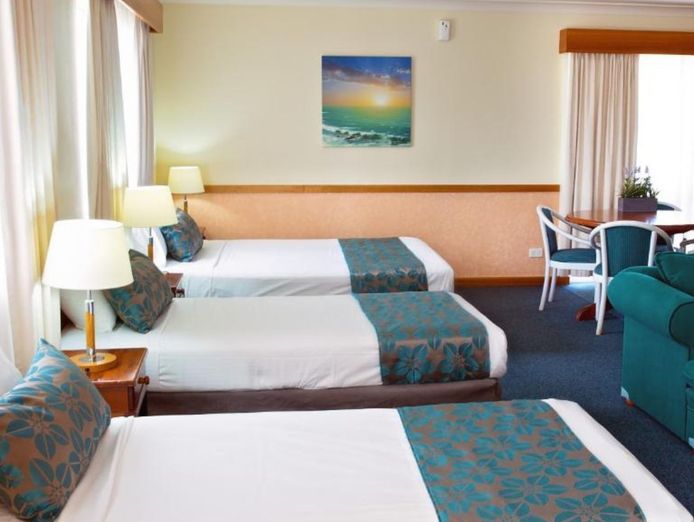 under-contract-white-lace-motor-inn-west-mackay-5