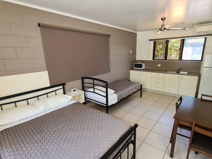 coastal-caravan-park-island-views-and-is-just-a-short-stroll-to-the-town-centr-5