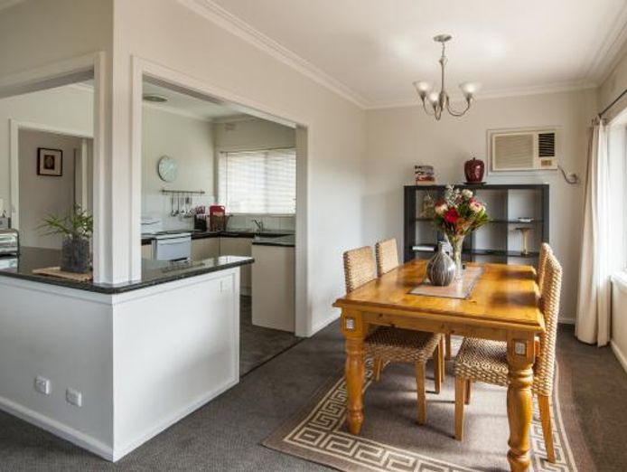 boutique-freehold-accommodation-offering-income-and-lifestyle-in-healesville-2