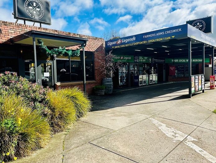 award-winning-farmers-arms-hotel-creswick-2