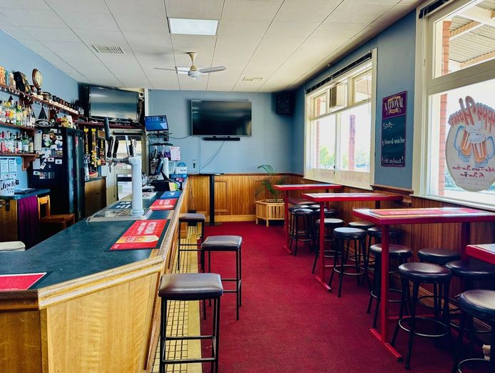 national-hotel-stawell-5