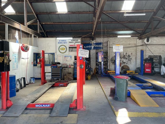 the-donald-tyre-amp-exhaust-centre-6