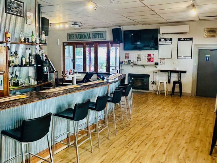 country-hotel-opportunity-national-hotel-clunes-1