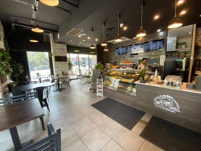 busy-cafe-prime-location-new-lease-fitout-fully-staffed-high-profit-1