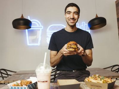 pattysmiths-franchise-smashing-burgers-stand-out-from-the-rest-croydon-vic-3