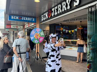 ben-jerrys-scoop-shop-franchise-now-available-5