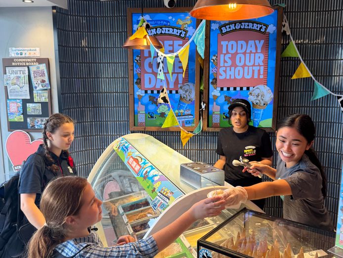 ben-jerrys-scoop-shop-franchise-now-available-7