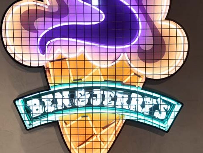 ben-jerrys-world-famous-ice-cream-bar-franchise-3