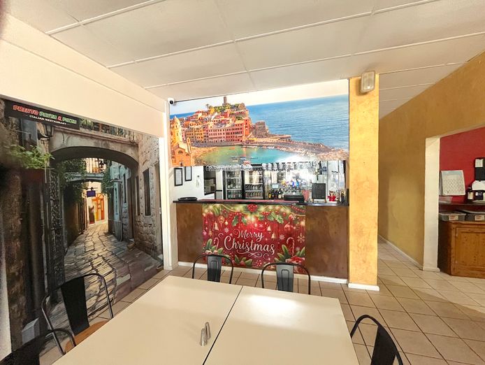 high-performing-takeaway-italian-with-restaurant-delivery-function-room-4