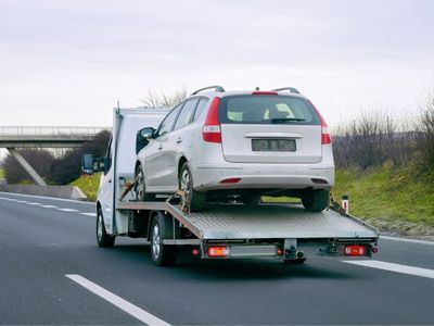busy-metro-tow-truck-operation-0