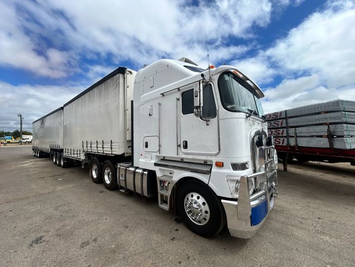 renown-wa-transport-company-serving-the-north-west-and-state-locations-5