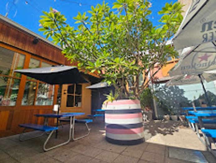 bistro-sports-bar-880-000-p-s-a-v-0