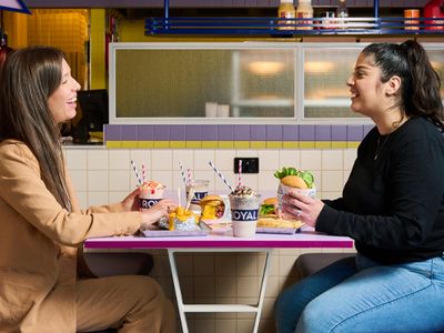 burger-cafe-food-franchise-online-dine-in-7