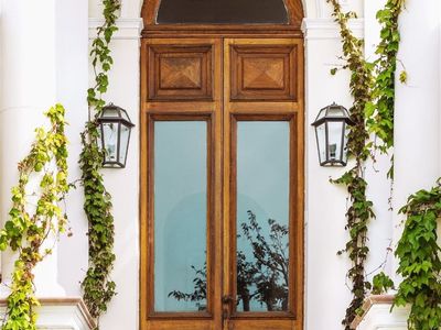thriving-regional-nsw-glass-business-4