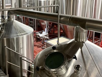 production-brewery-and-bar-with-distribution-contracts-1
