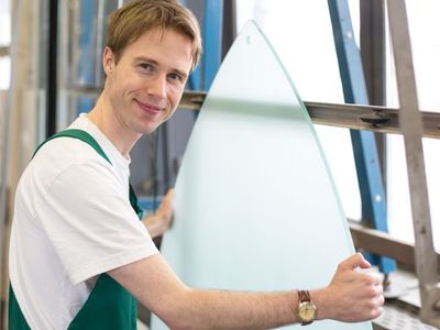 thriving-regional-nsw-glass-business-3