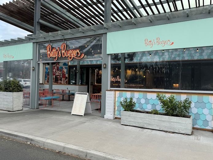 bettys-burgers-torquay-village-vic-existing-store-for-sale-0