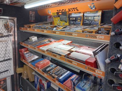 talk-tools-with-your-mates-during-a-short-week-with-this-mobile-tool-business-4