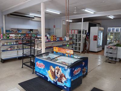 two-things-every-country-town-needs-are-a-convenience-store-and-a-post-office-2