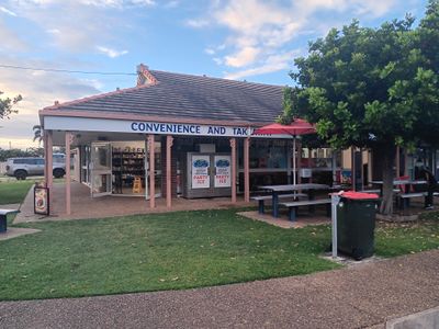 welcome-to-carlyle-gardens-convenience-store-and-takeaway-a-profit-powerhouse-1