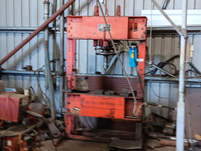 the-only-welding-and-engineering-shop-within-a-hundred-country-miles-8
