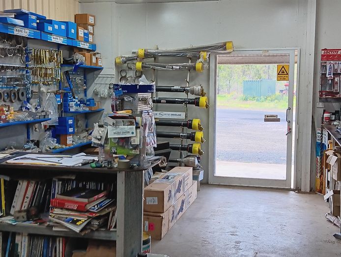 the-only-welding-and-engineering-shop-within-a-hundred-country-miles-3