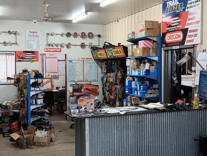 the-only-welding-and-engineering-shop-within-a-hundred-country-miles-4