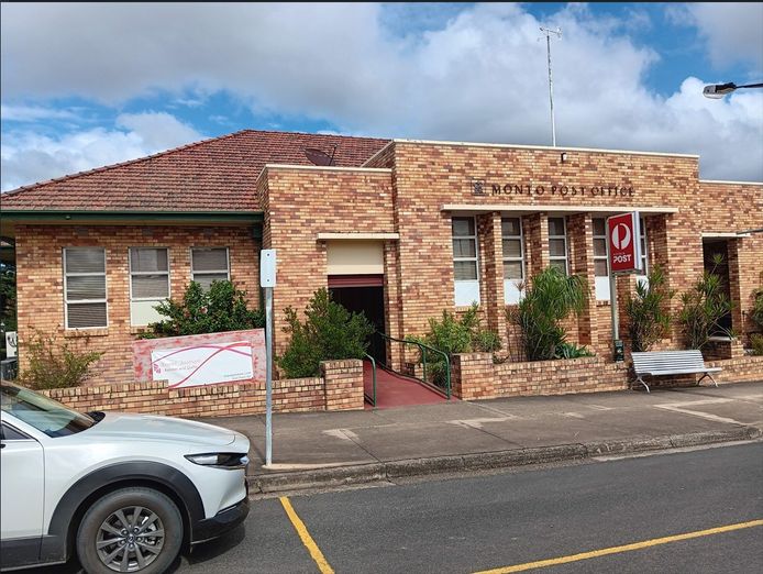 charming-and-romantic-country-licenced-post-office-what-dreams-are-made-of-0