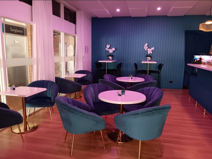 buy-two-fabulously-fitted-out-bars-for-the-price-of-one-9
