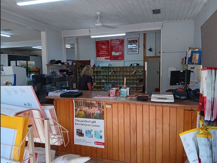 two-things-every-country-town-needs-are-a-convenience-store-and-a-post-office-4