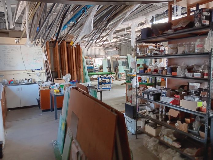 hervey-bay-glass-glazing-screens-nicely-settled-located-loaded-with-work-2