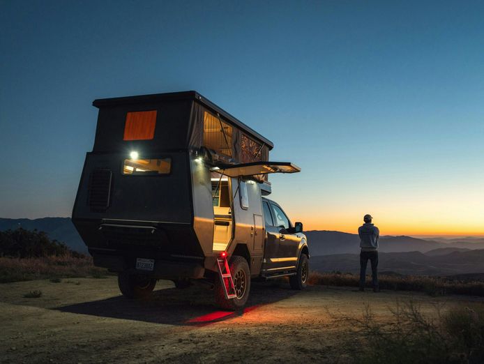 award-winning-caravan-awnings-annexes-manufacture-installation-ref-254001-2