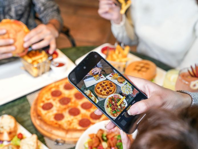 pizza-burger-kebab-cafe-in-very-busy-suburb-of-melbournes-west-ref-2203001-3