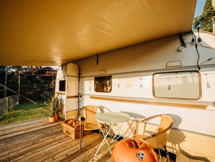 award-winning-caravan-awnings-annexes-manufacture-installation-ref-254001-3