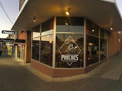 a-successful-restaurant-for-sale-located-on-riverwood-retail-strip-2