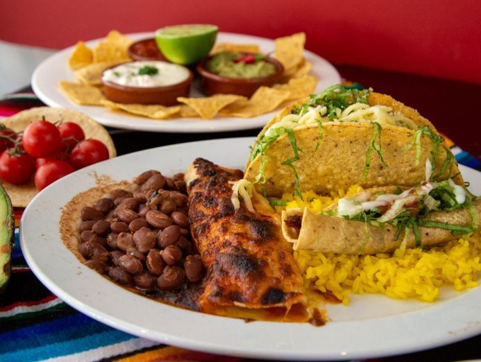 a-successful-restaurant-for-sale-located-on-riverwood-retail-strip-3