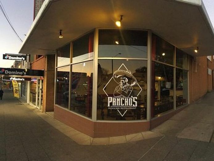 a-successful-restaurant-for-sale-located-on-riverwood-retail-strip-2