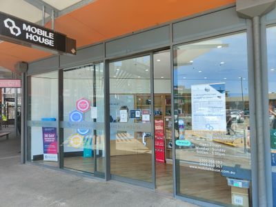 popular-mobile-phone-repair-and-accessories-shop-for-sale-8