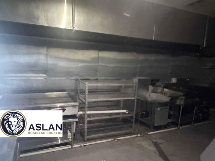 waterfront-restaurant-bar-for-lease-5