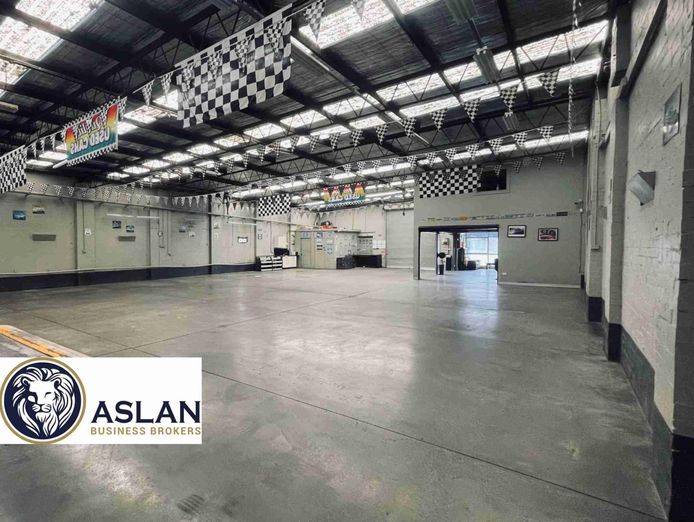 high-exposure-car-yard-for-lease-6
