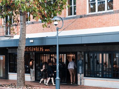 restaurant-bar-fit-out-for-sale-negotiate-your-own-lease-5