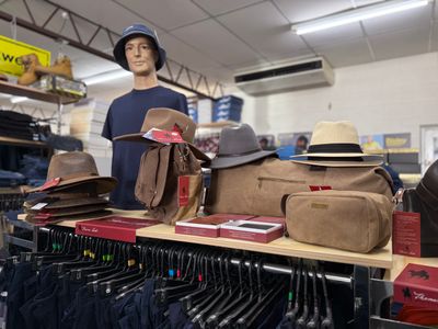 iconic-island-retail-business-island-style-2