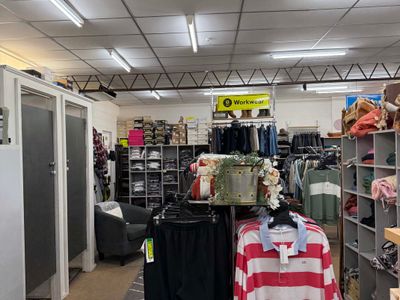 iconic-island-retail-business-island-style-3