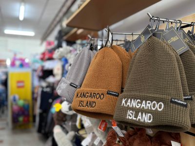 iconic-island-retail-business-island-style-4