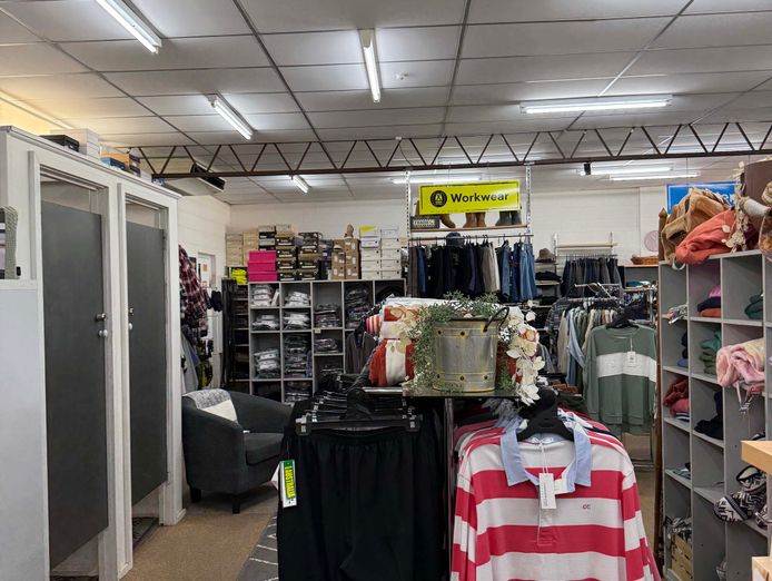 iconic-island-retail-business-island-style-3
