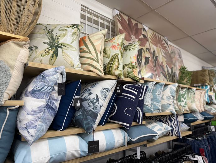 iconic-island-retail-business-island-style-7
