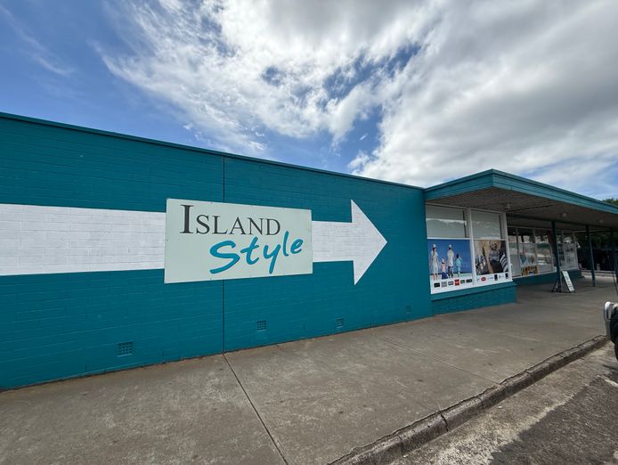 iconic-island-retail-business-island-style-1