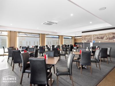 thriving-business-in-orange-kate-jones-one-nineteen-1